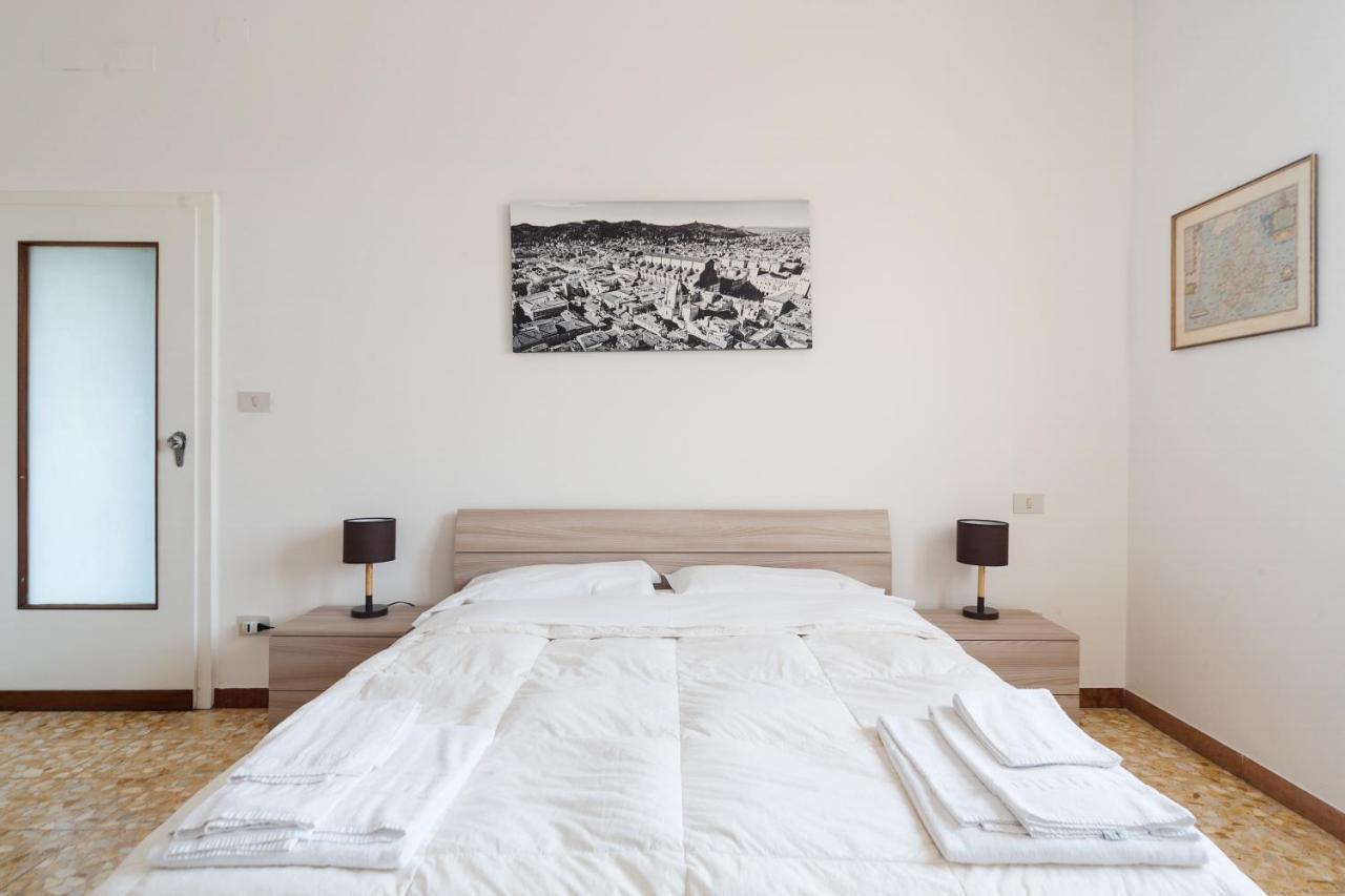 Bright&Cozy C5 Fiera Apartment Болоня Екстериор снимка