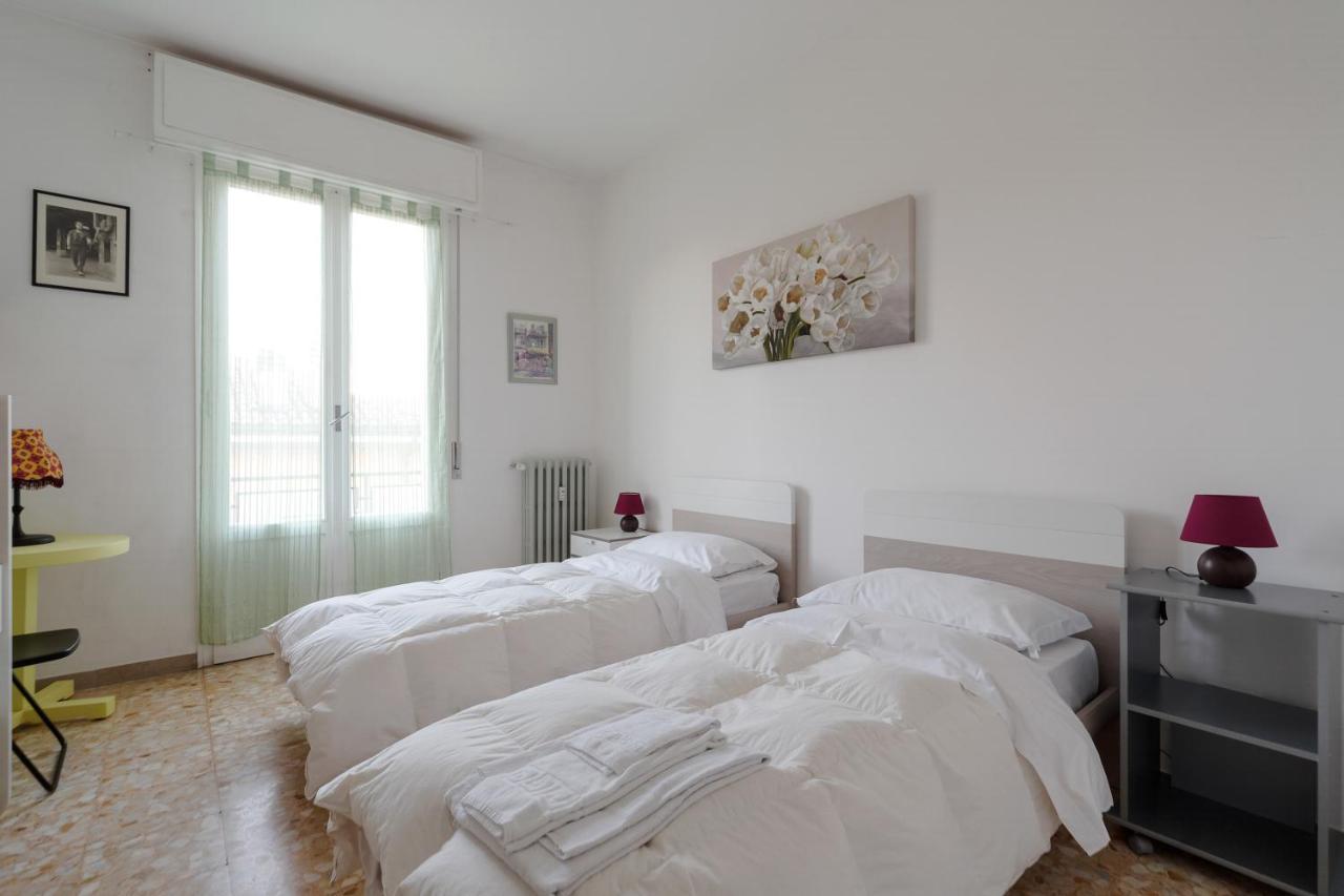 Bright&Cozy C5 Fiera Apartment Болоня Екстериор снимка